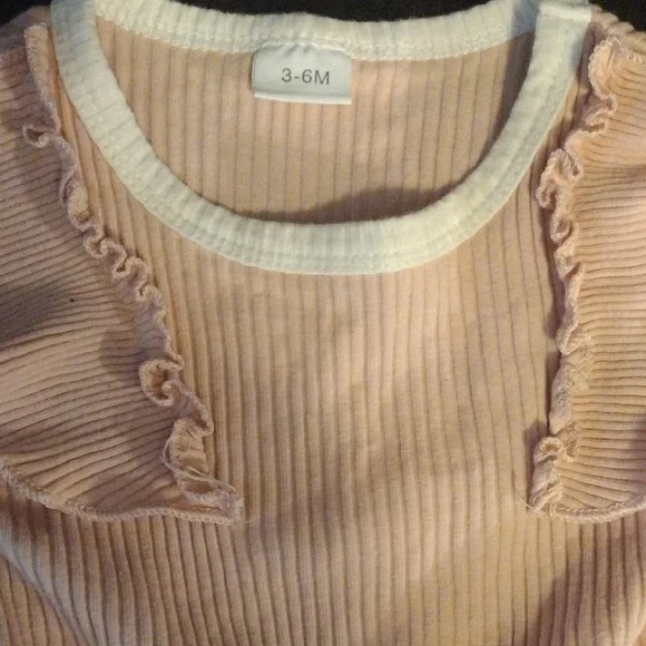 Pink Ribbed Baby Outfit Set​​ - Picture 2 of 5